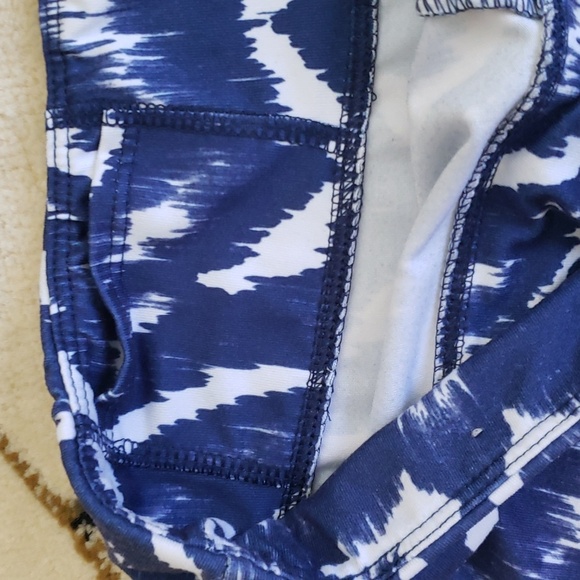Balance Collection Midrise Capri Leggings Totem Ikat Women Size M - Picture 15 of 16